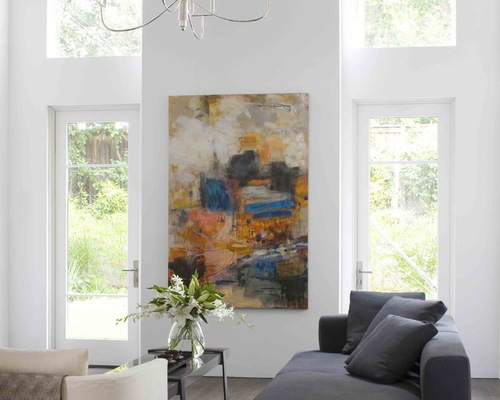 How to hang a painting correctly